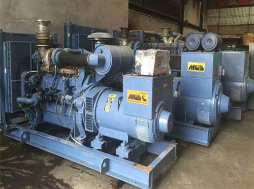 阳江发电机组带负载降电压是什么原因照成的？